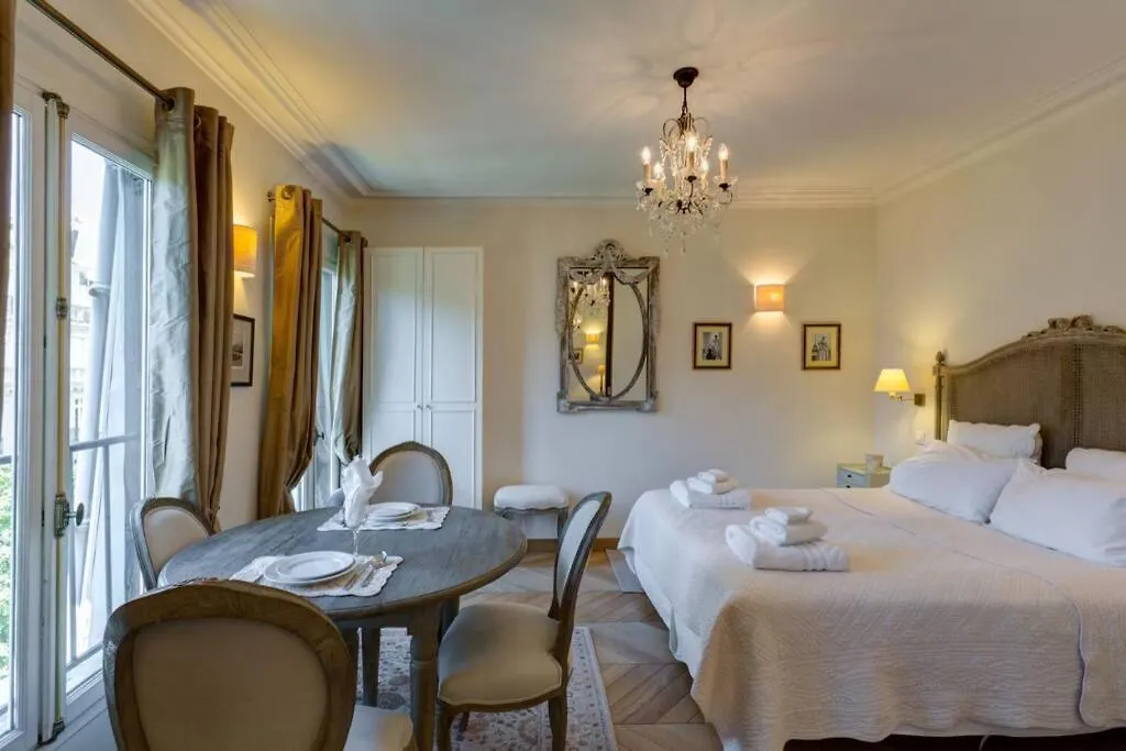 27 Avenue De La Bourdonnais 75007 Chablis *