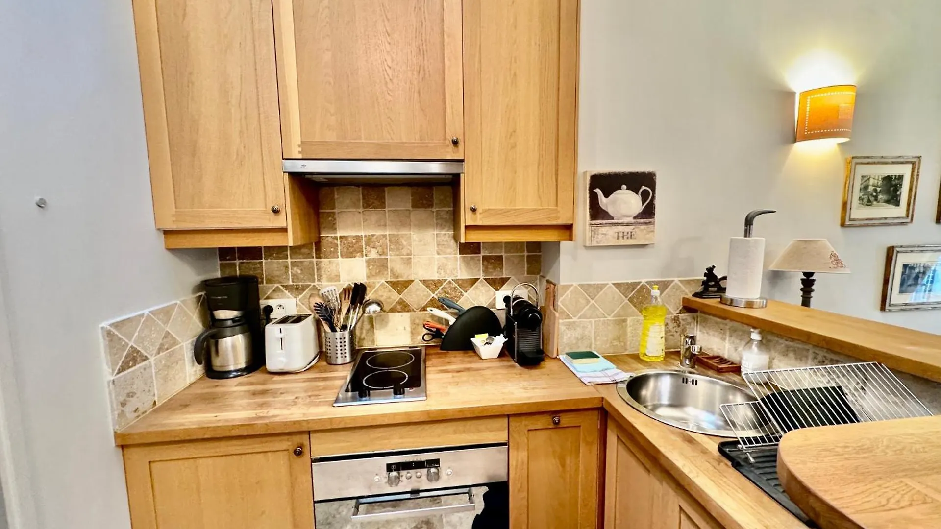 27 Avenue De La Bourdonnais 75007 Chablis Apartment Paris