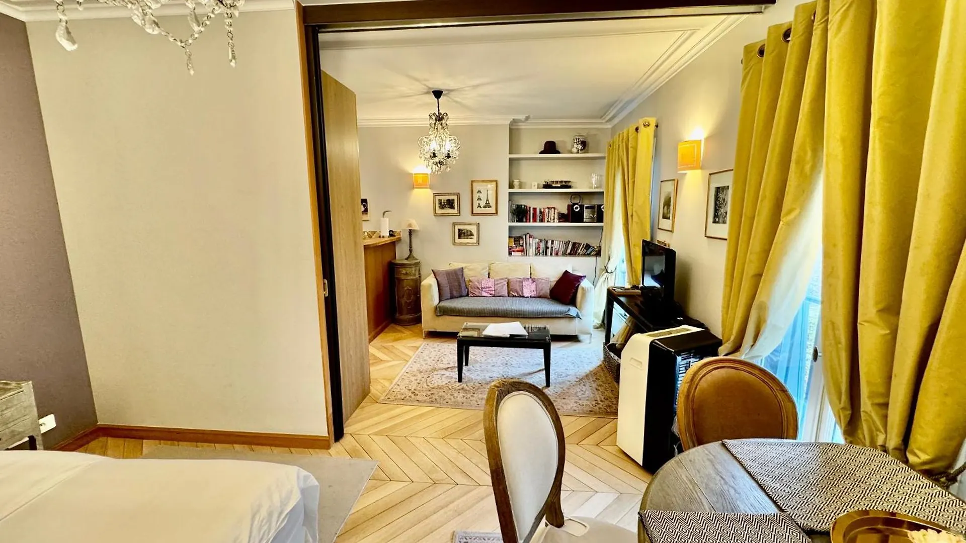 Apartment 27 Avenue De La Bourdonnais 75007 Chablis Paris